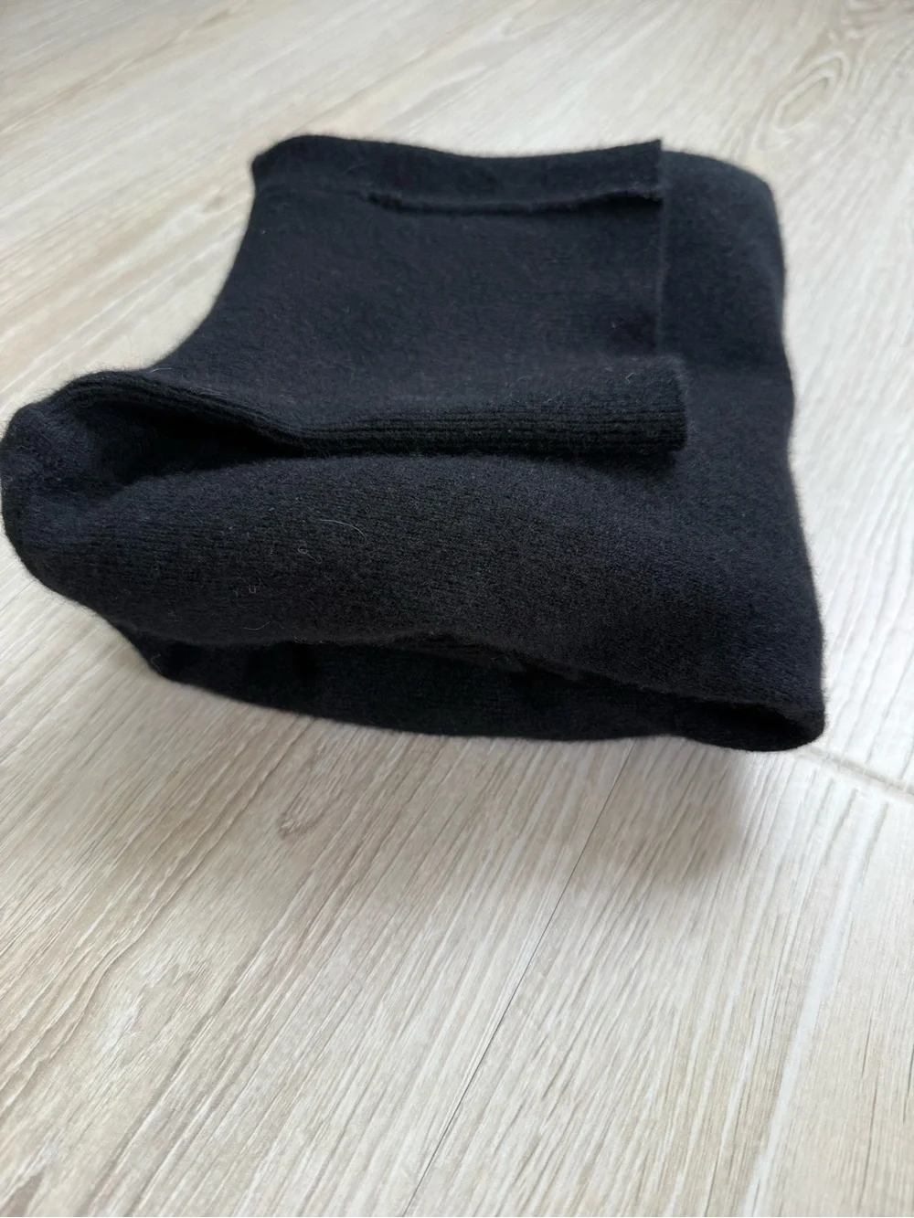 Quince Mongolian Cashmere Black Turtleneck Sweater- XS